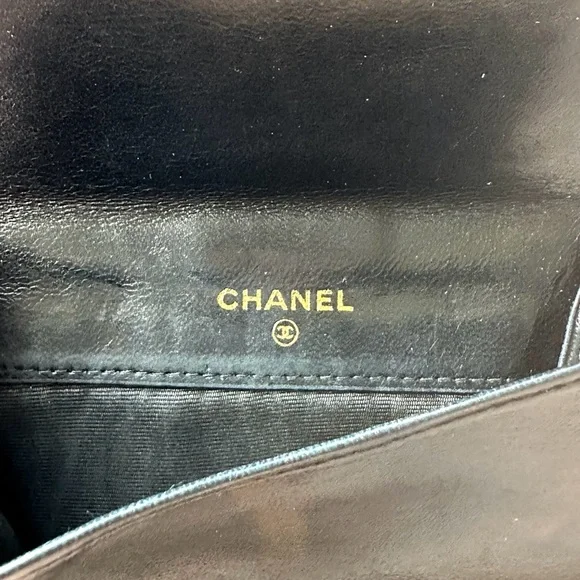 CHANEL Black Leather Wallet - Picture 7 of 10
